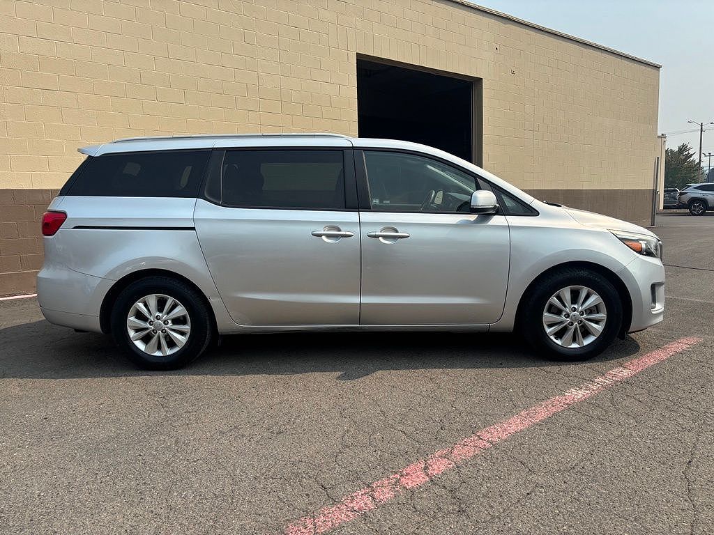 2015 Kia Sedona LX