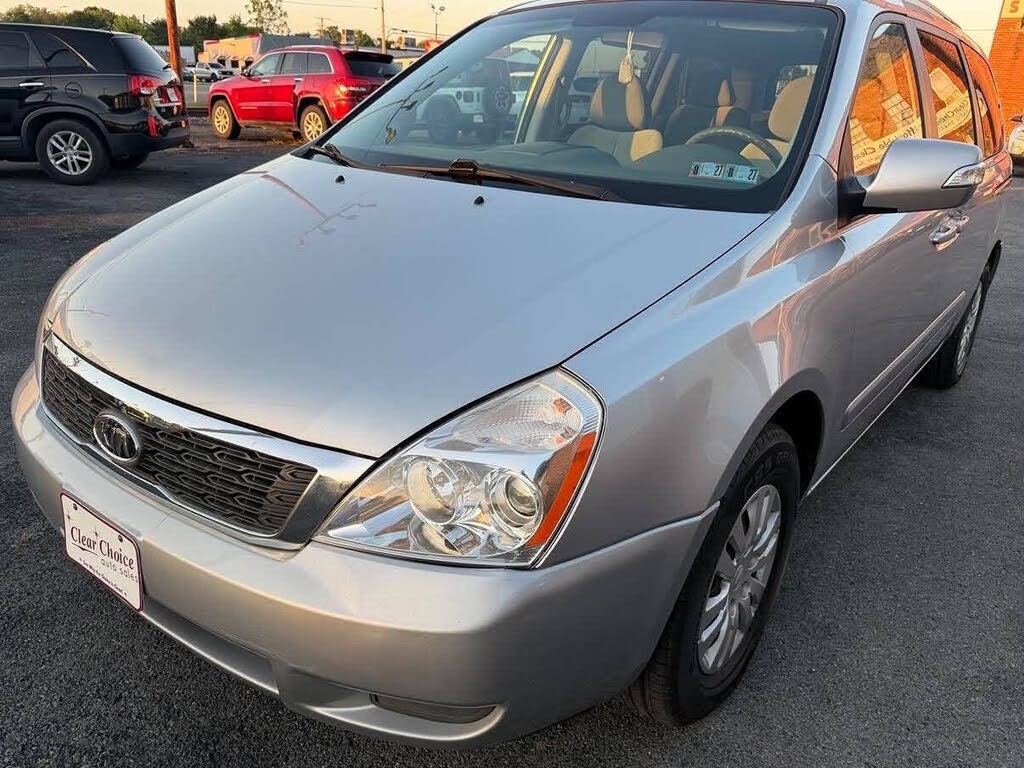 2011 Kia Sedona LX