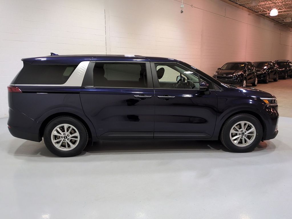 2024 Kia Carnival LX Seat Package
