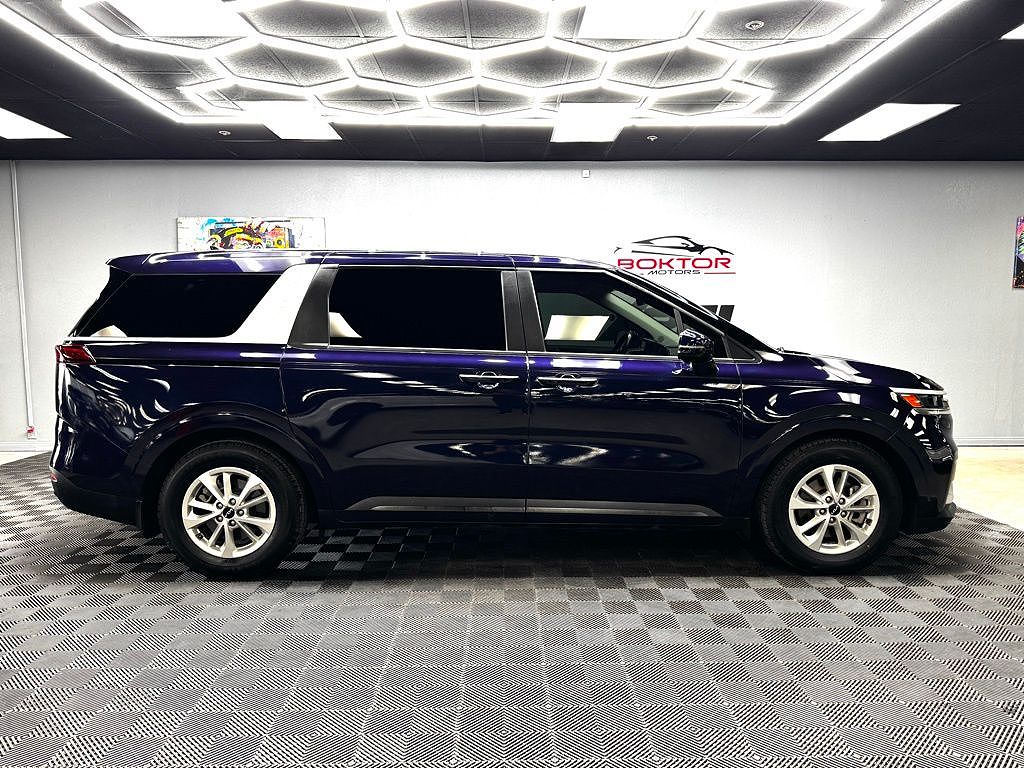 2024 Kia Carnival LX Seat Package