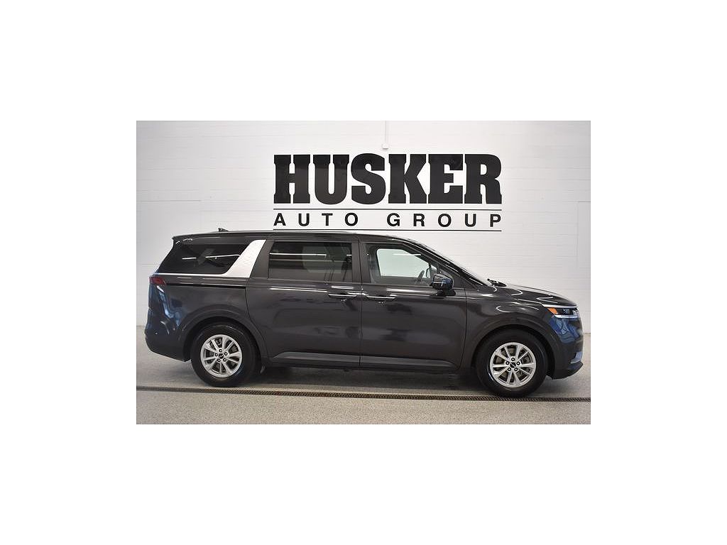 2024 Kia Carnival LX