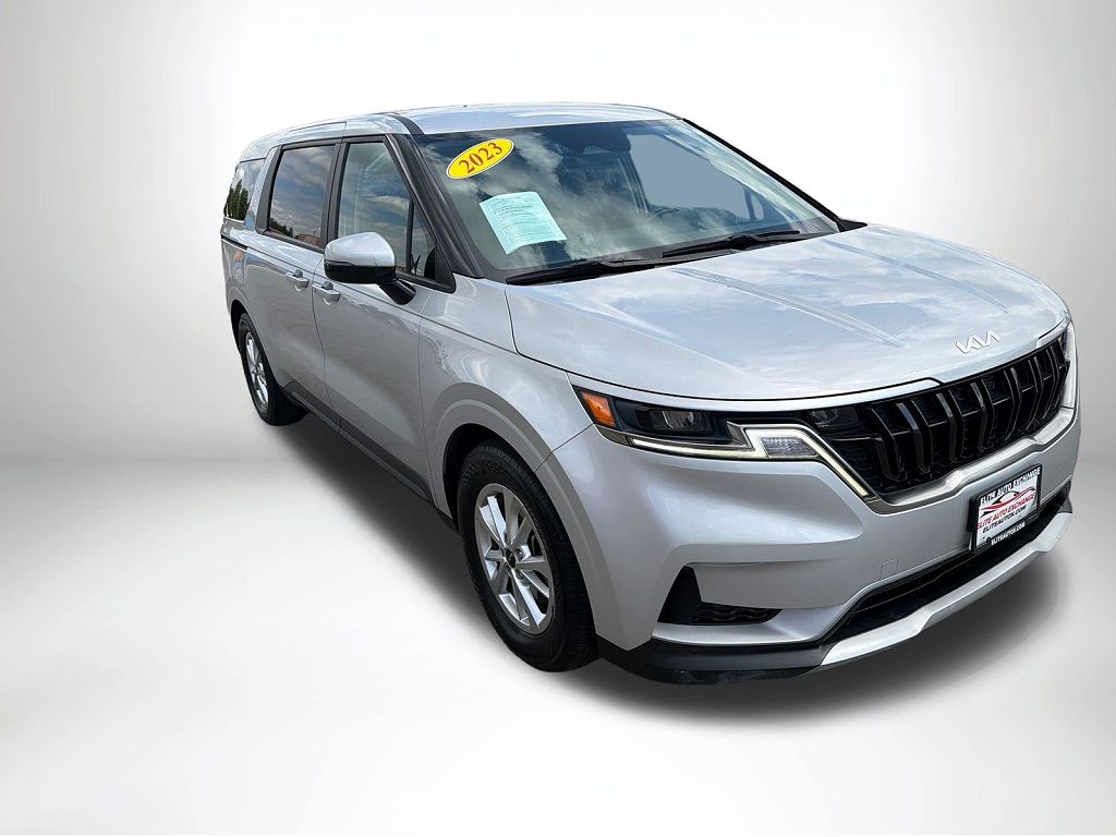 2023 Kia Carnival LX