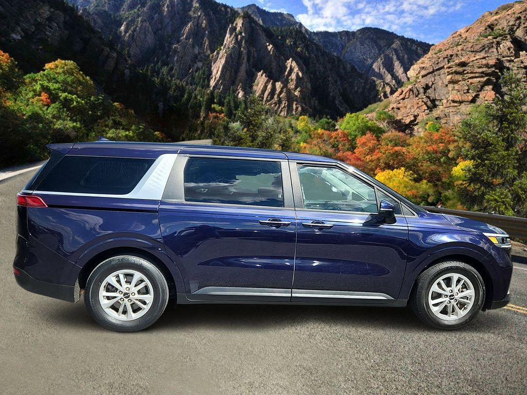 2024 Kia Carnival LX Seat Package
