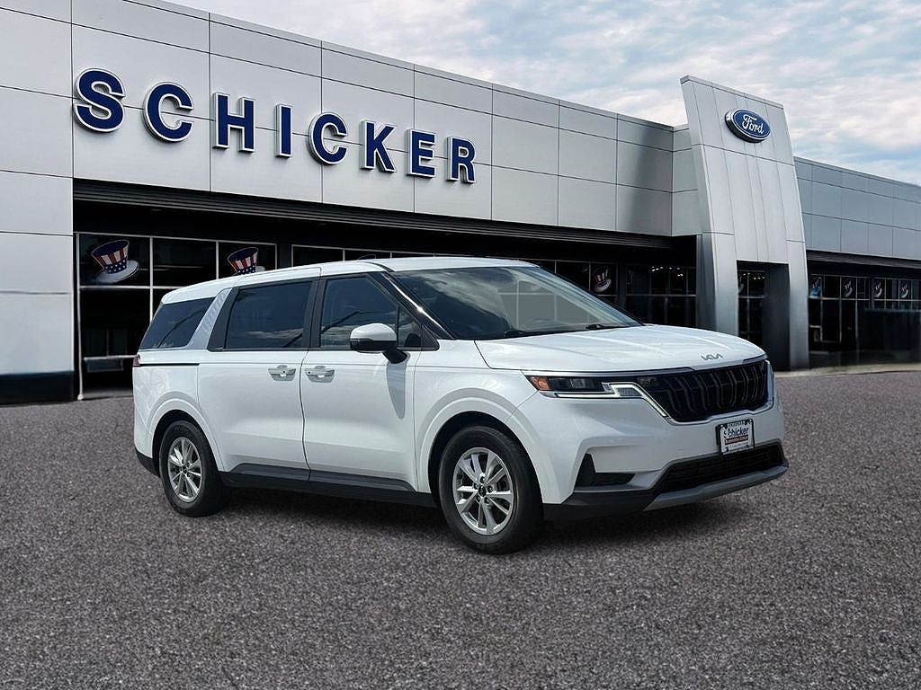 2022 Kia Carnival LX Seat Package