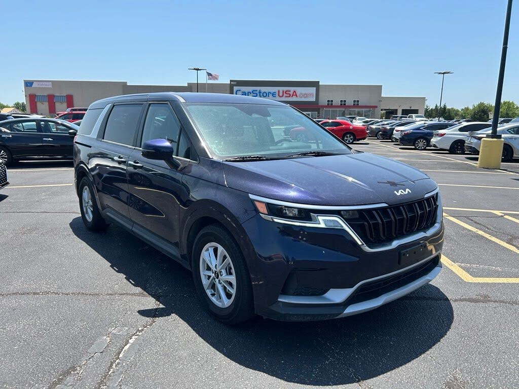 2024 Kia Carnival LX Seat Package