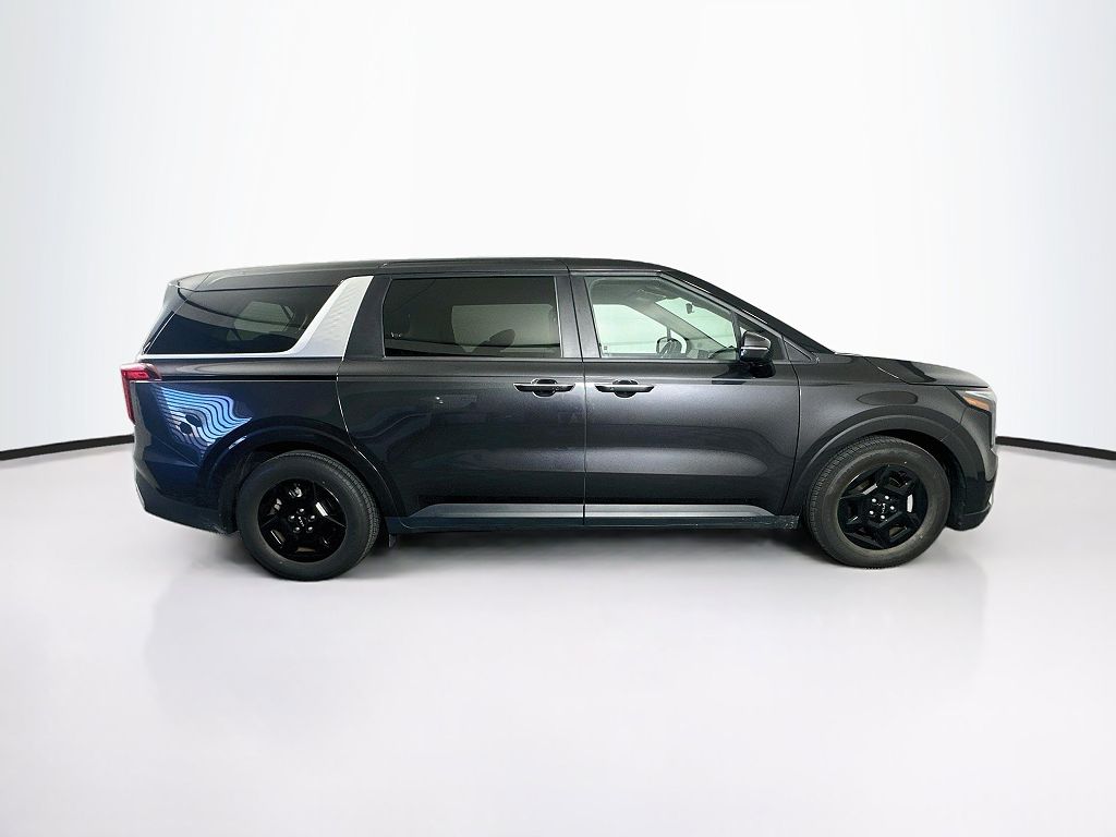 2025 Kia Carnival LX