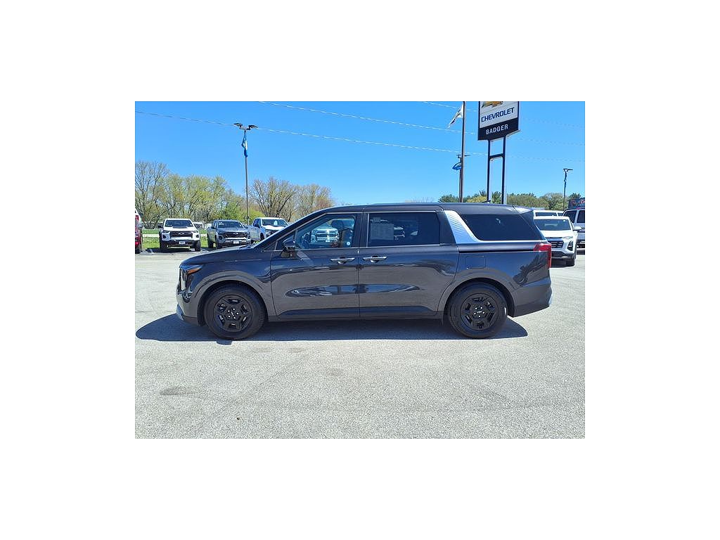 2025 Kia Carnival LX