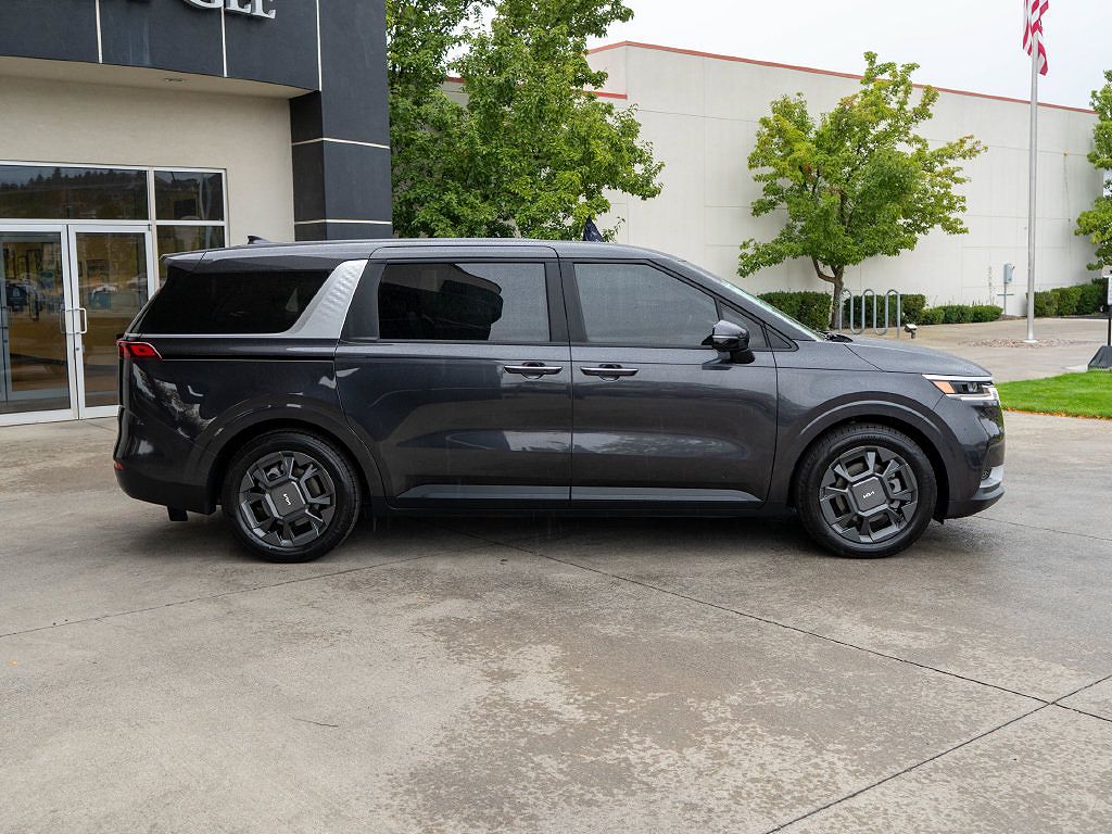 2024 Kia Carnival EX