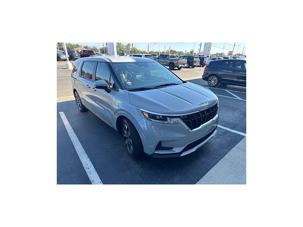 2024 Kia Carnival EX