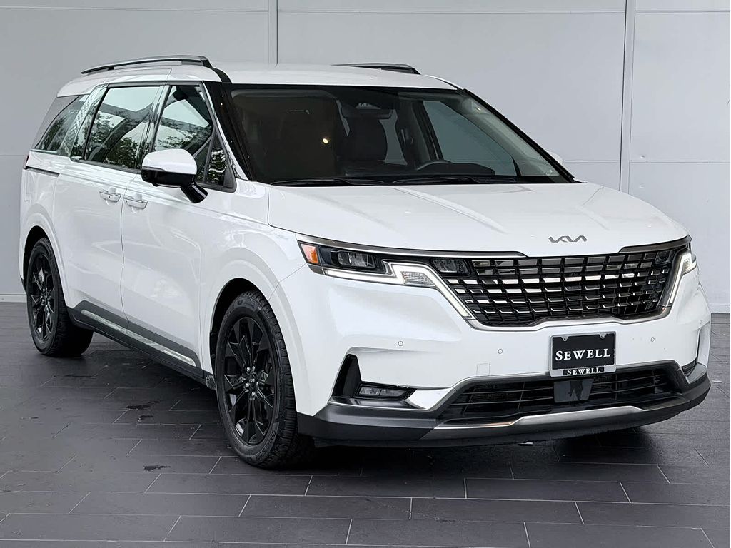 2024 Kia Carnival SX