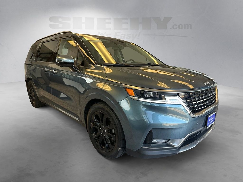 2024 Kia Carnival SX