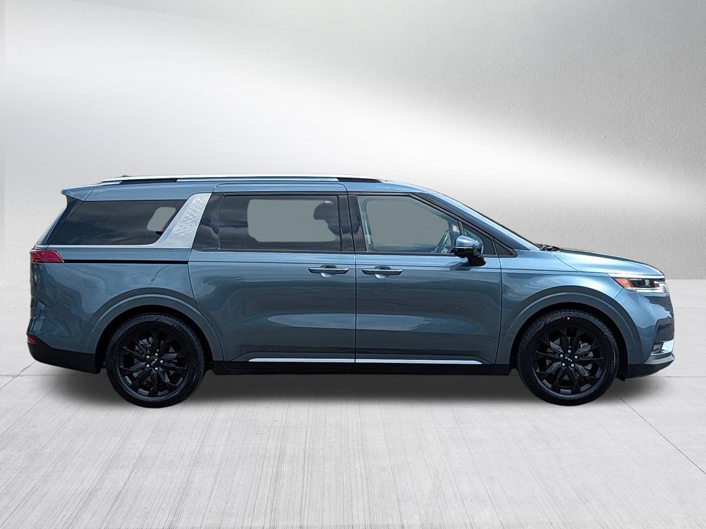 2024 Kia Carnival SX