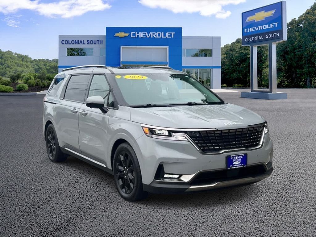2024 Kia Carnival SX