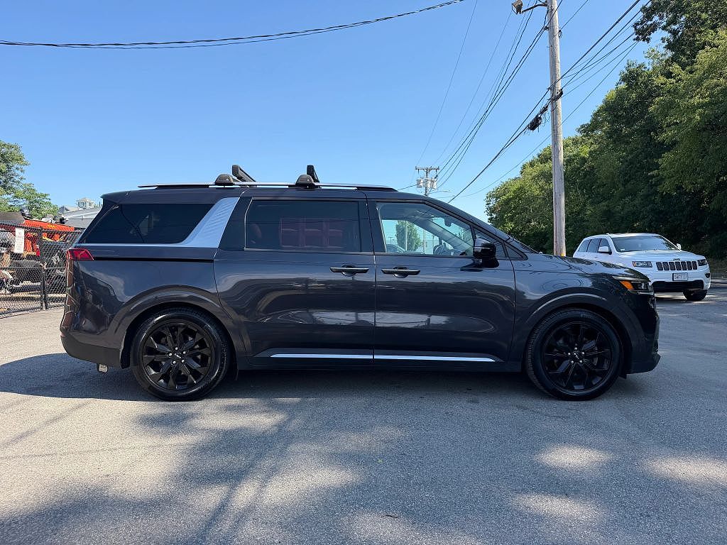 2024 Kia Carnival SX
