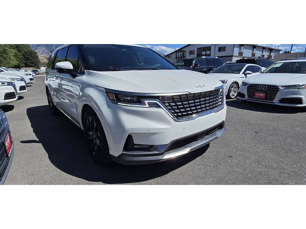 2024 Kia Carnival SX