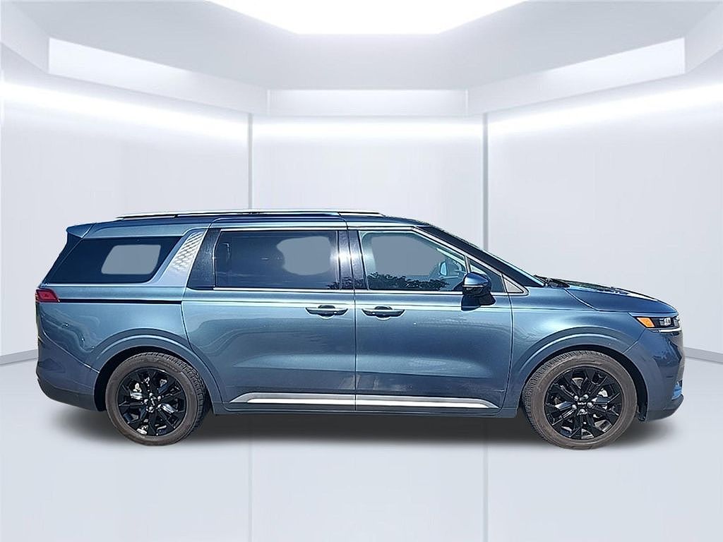 2024 Kia Carnival SX