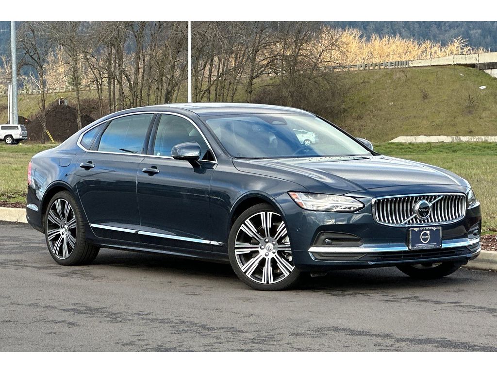 2025 Volvo S90 B6 Plus