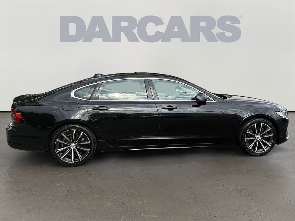 2022 Volvo S90 B6 Momentum