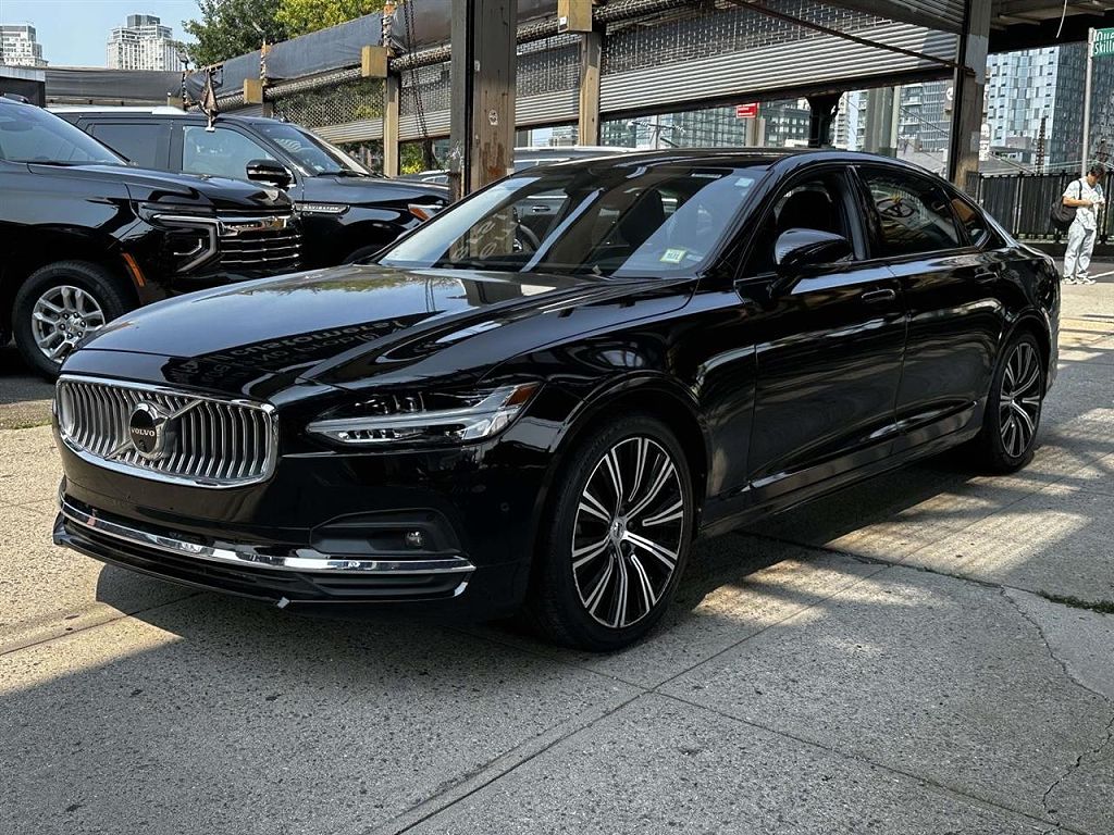 2023 Volvo S90 B6 Plus