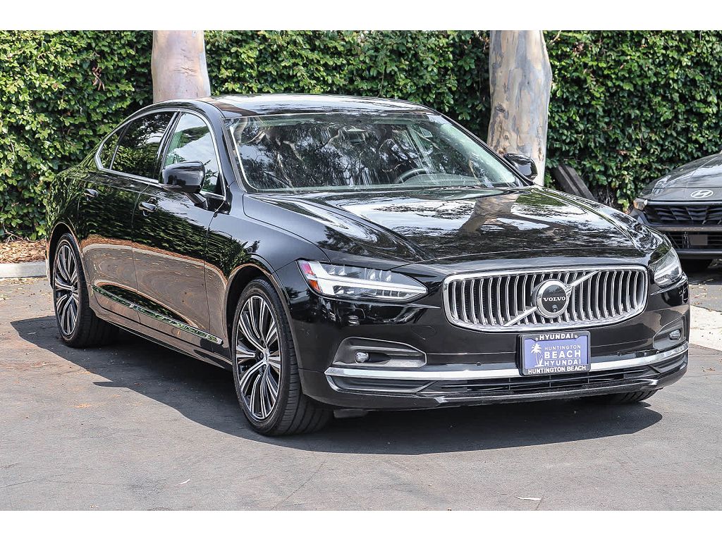 2023 Volvo S90 B6 Plus