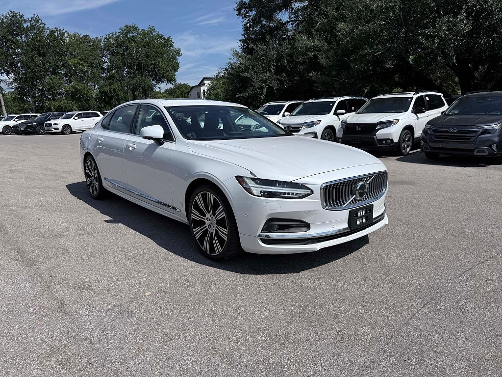 2023 Volvo S90 B6 AWD Plus Bright