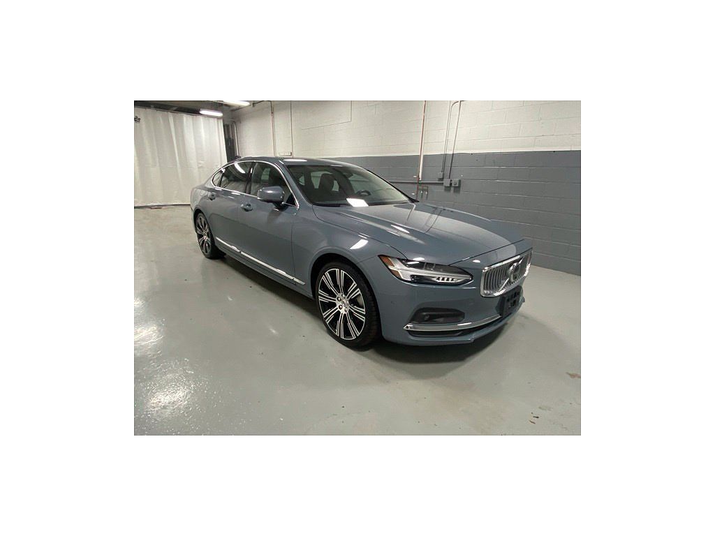 2023 Volvo S90 B6 Plus