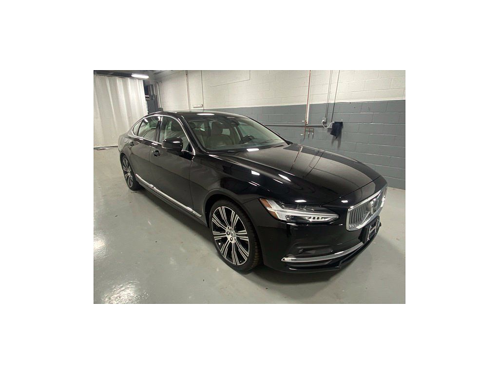 2023 Volvo S90 B6 Plus