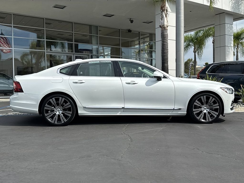 2023 Volvo S90 B6 Plus