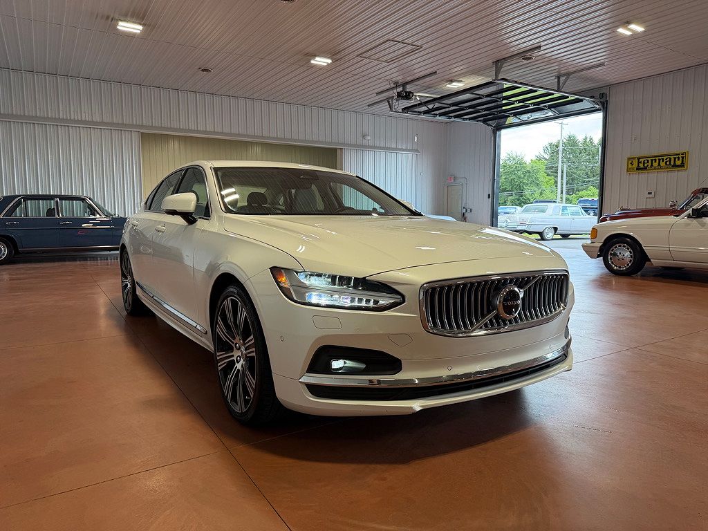 2023 Volvo S90 B6 Plus