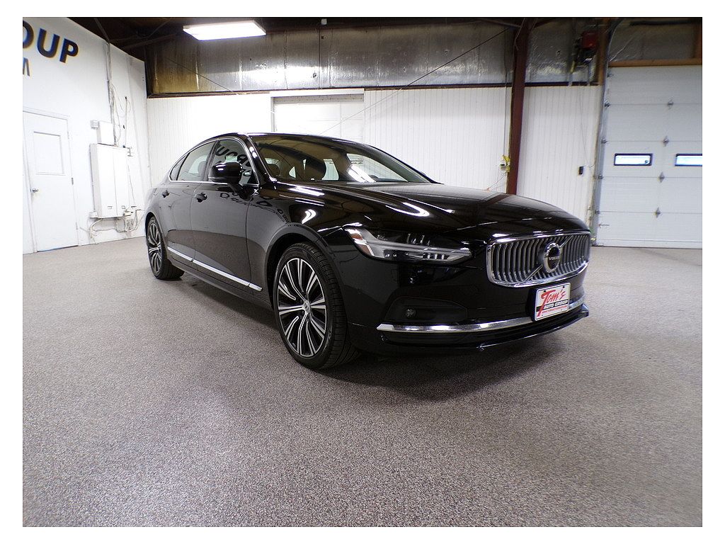 2023 Volvo S90 B6 Plus