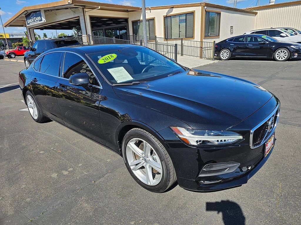 2018 Volvo S90 T5 Momentum