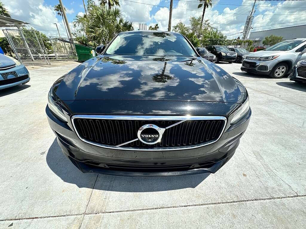 2018 Volvo S90 T5 Momentum