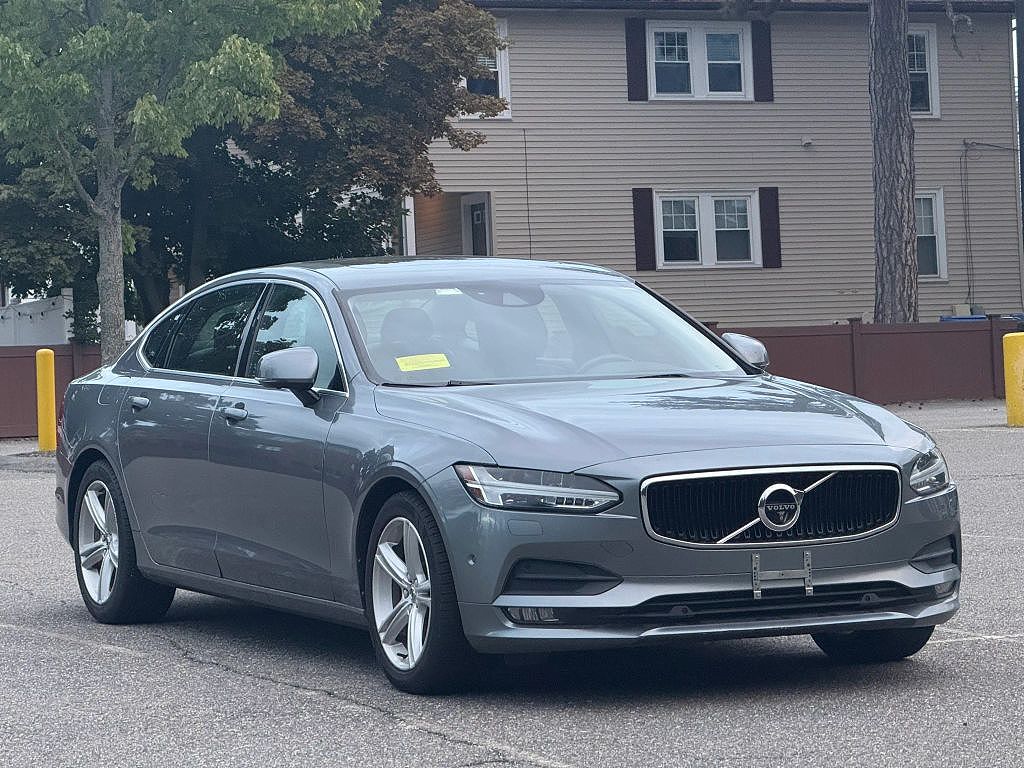 2018 Volvo S90 T5 Momentum