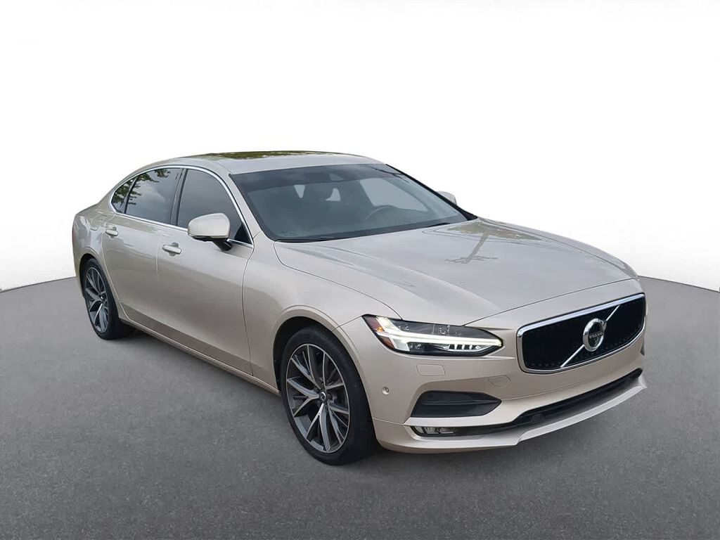 2018 Volvo S90 T5 Momentum