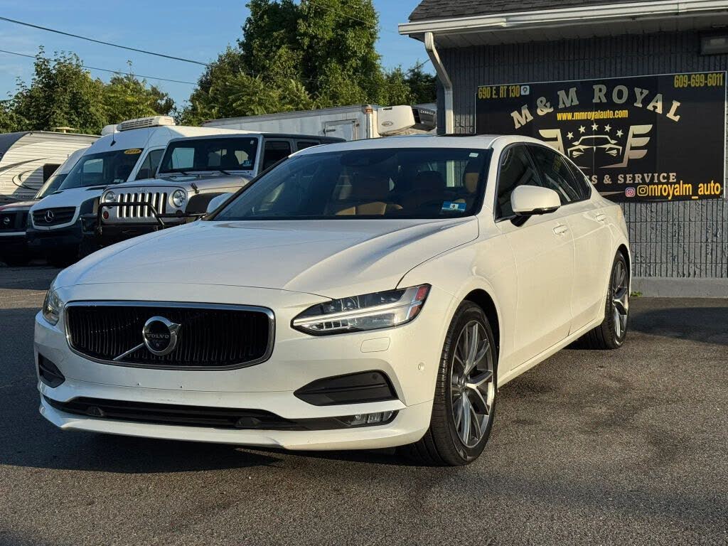 2018 Volvo S90 T5 Momentum