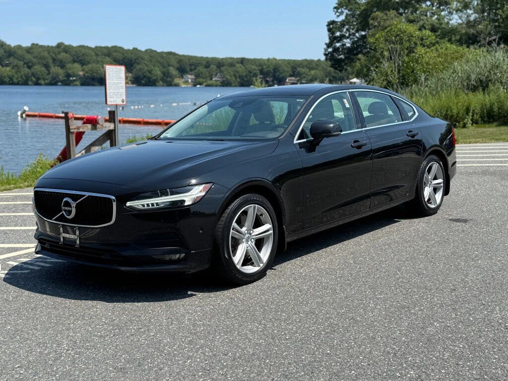 2018 Volvo S90 T5 Momentum