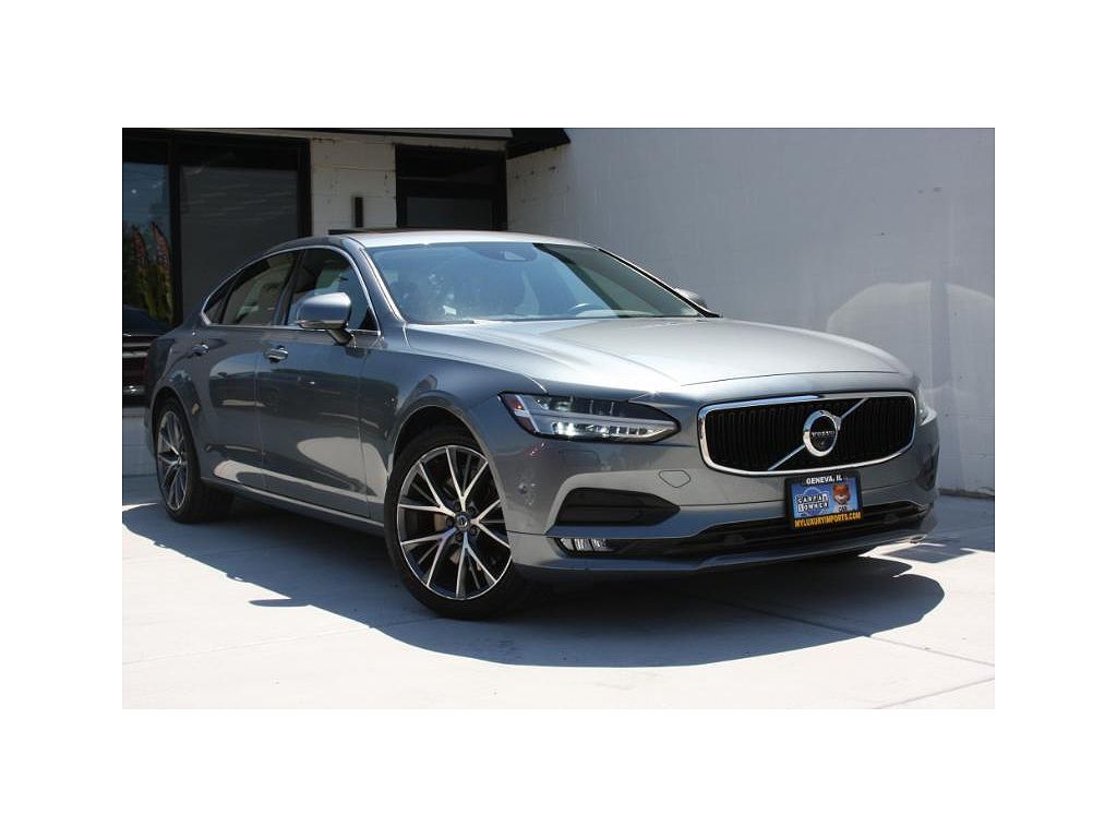2018 Volvo S90 T6 Momentum