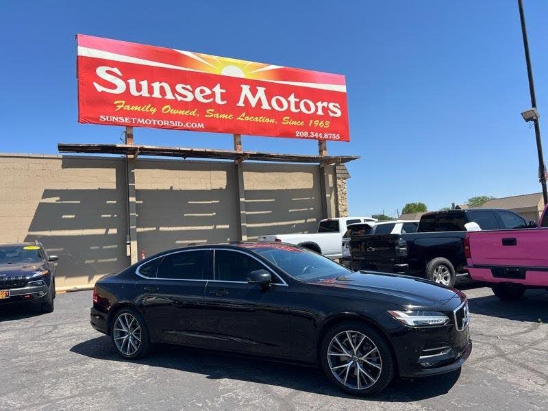 2018 Volvo S90 T6 Momentum