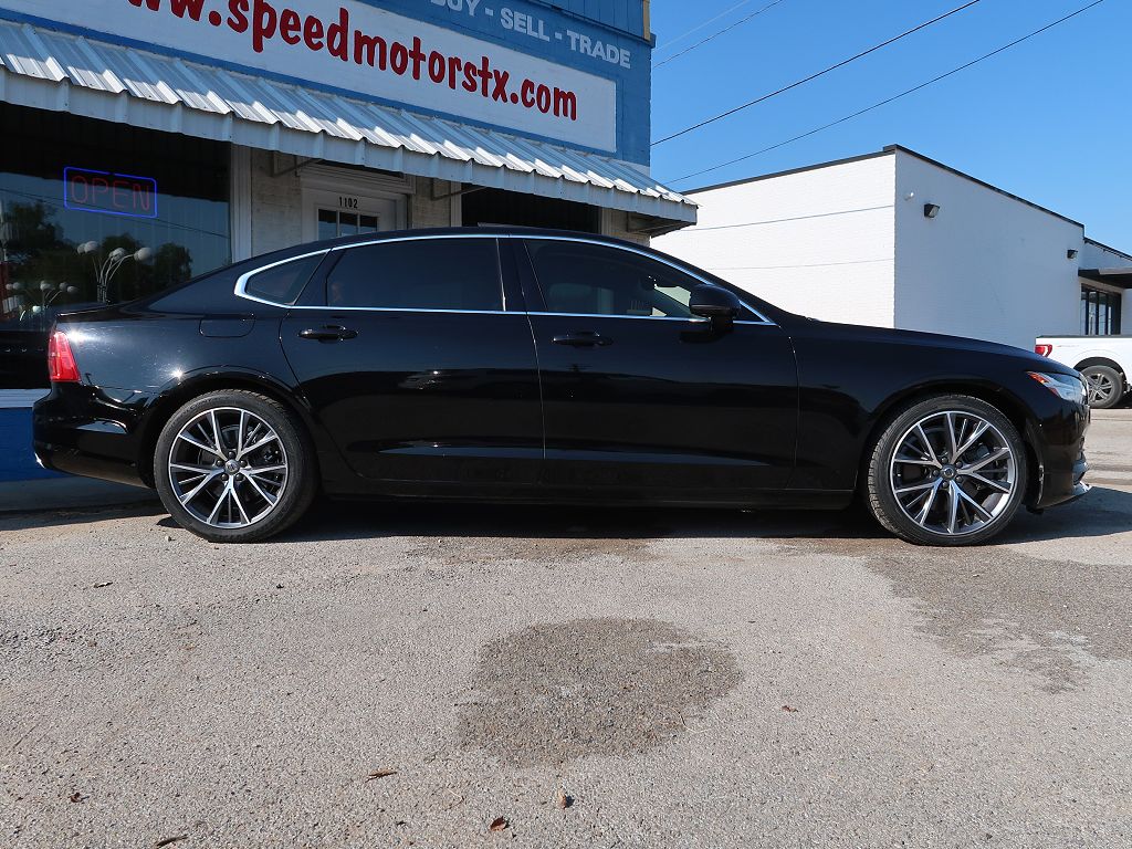 2018 Volvo S90 T6 Momentum
