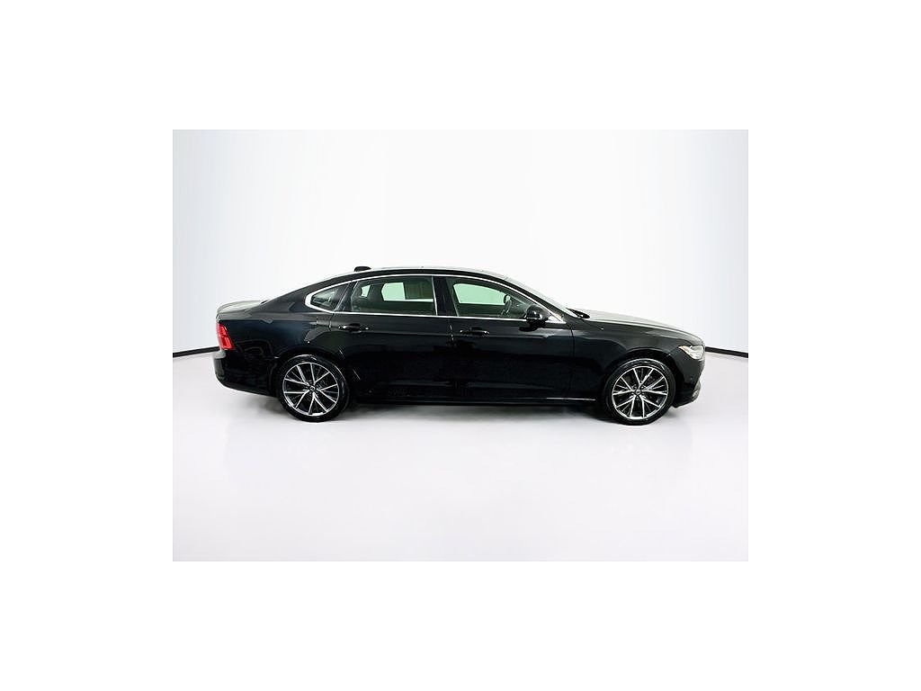2019 Volvo S90 T6 Momentum