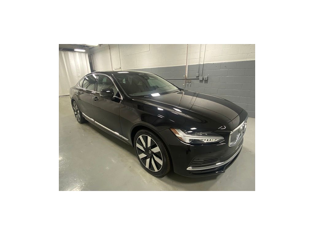 2025 Volvo S90 T8 Plus
