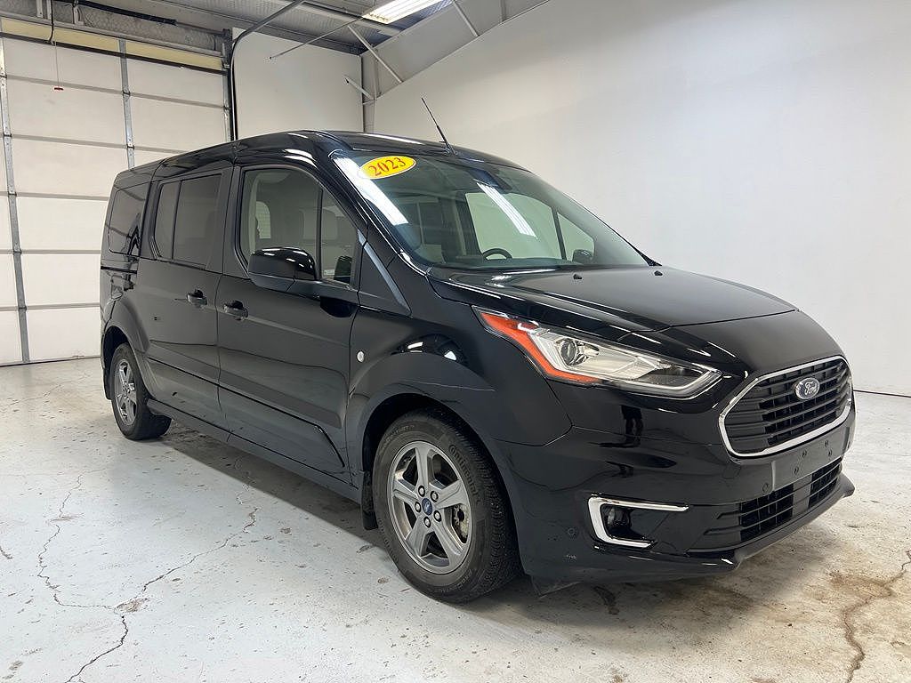 2023 Ford Transit Connect Titanium