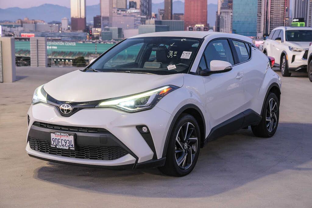 2022 Toyota C-HR XLE