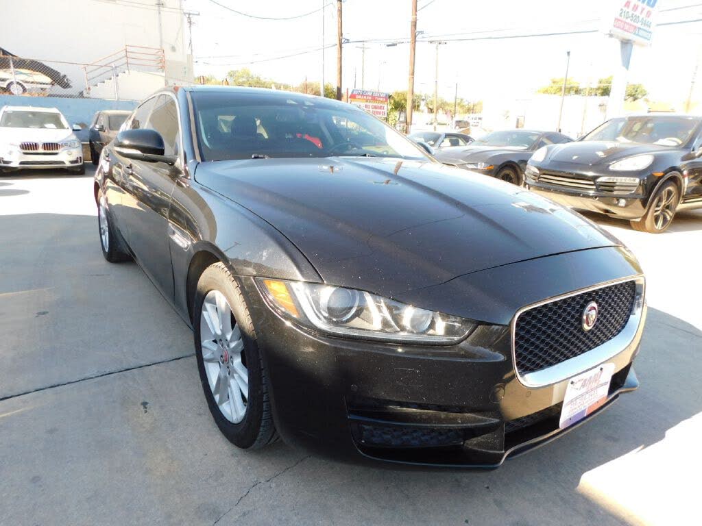 2017 Jaguar XE 25t Premium