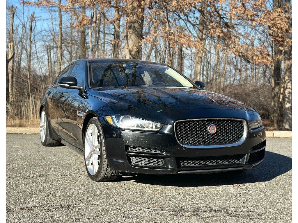 2017 Jaguar XE 35t Premium