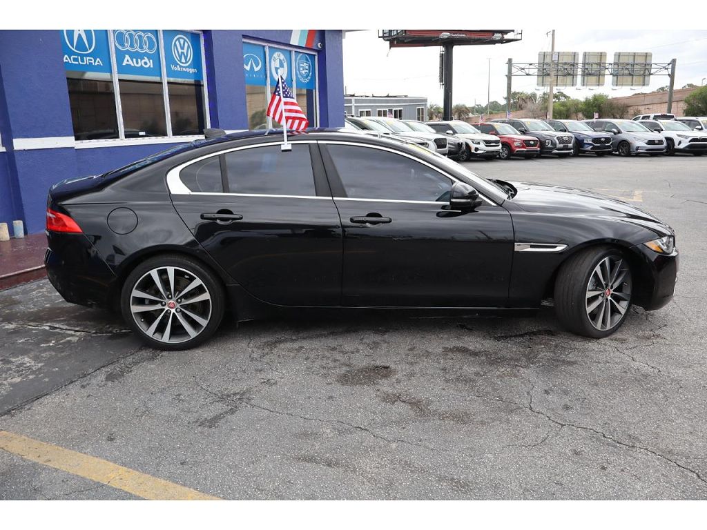 2018 Jaguar XE 25t Prestige