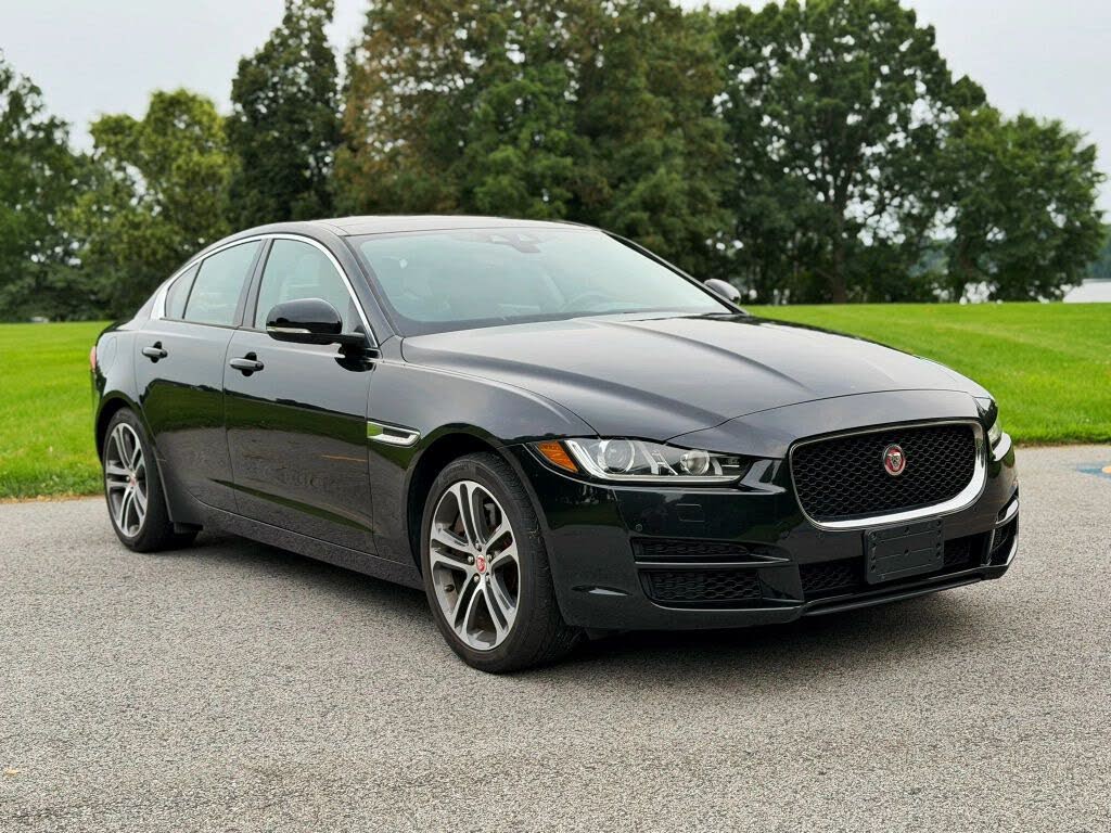 2017 Jaguar XE 35t Premium