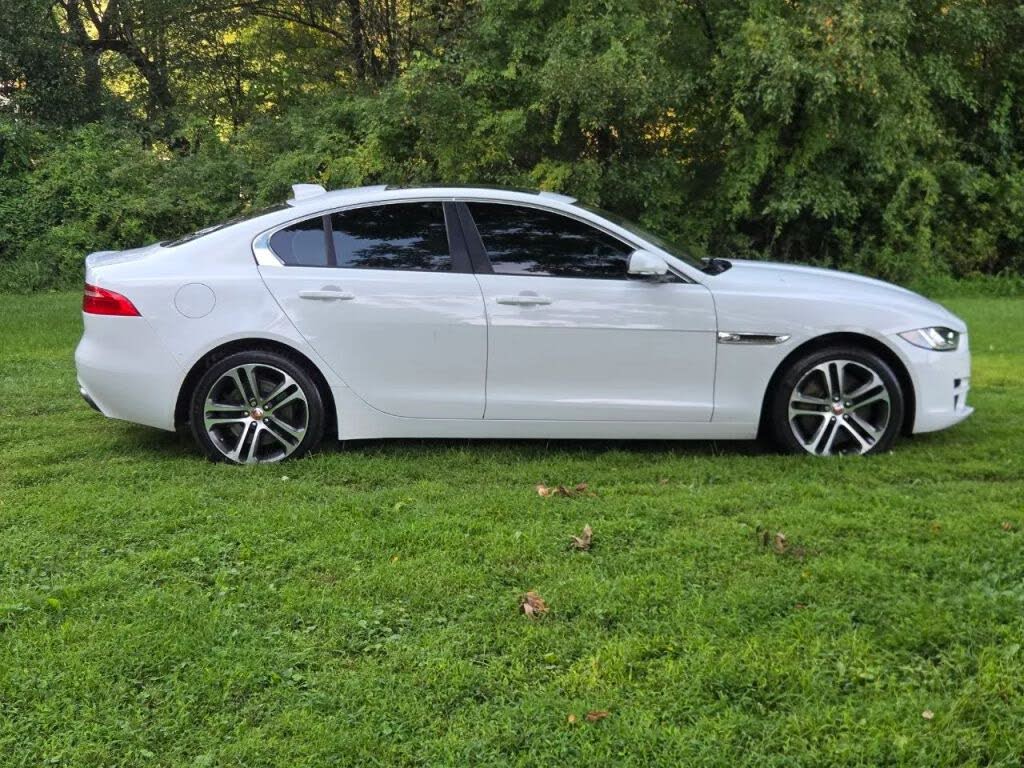 2017 Jaguar XE 35t Premium