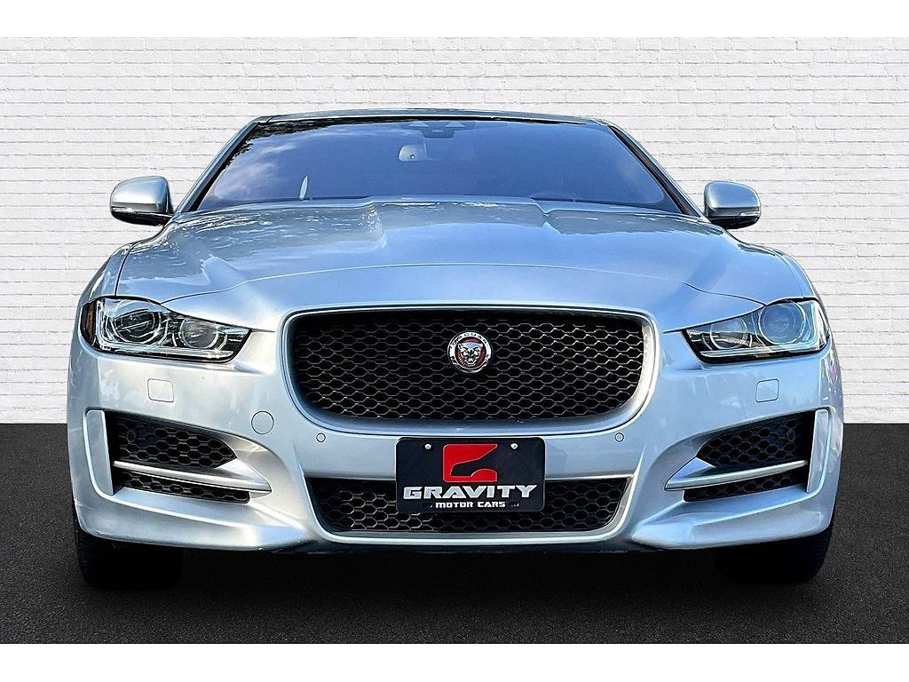 2017 Jaguar XE 35t R-Sport