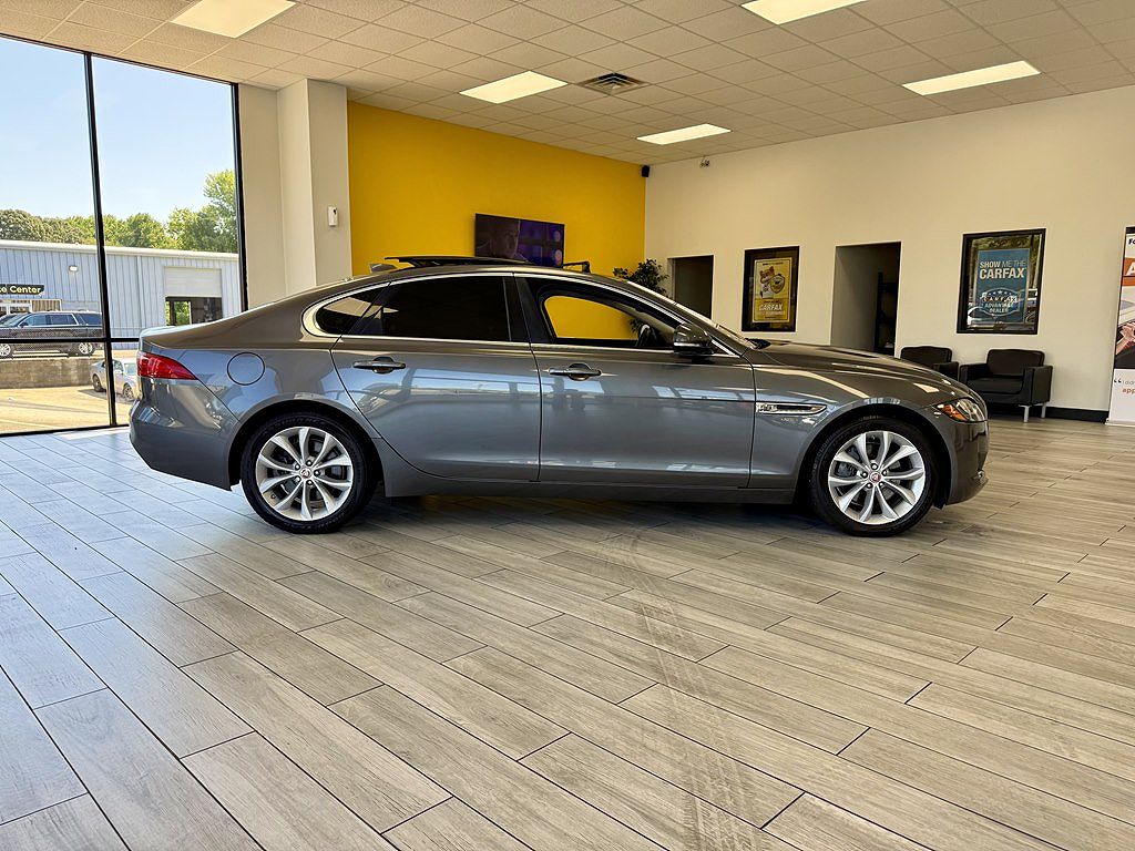 2018 Jaguar XF 25t Premium